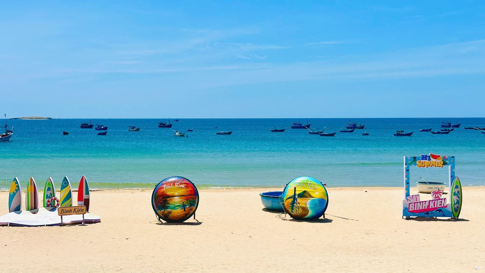 Biển ở ngay gần nhà.
